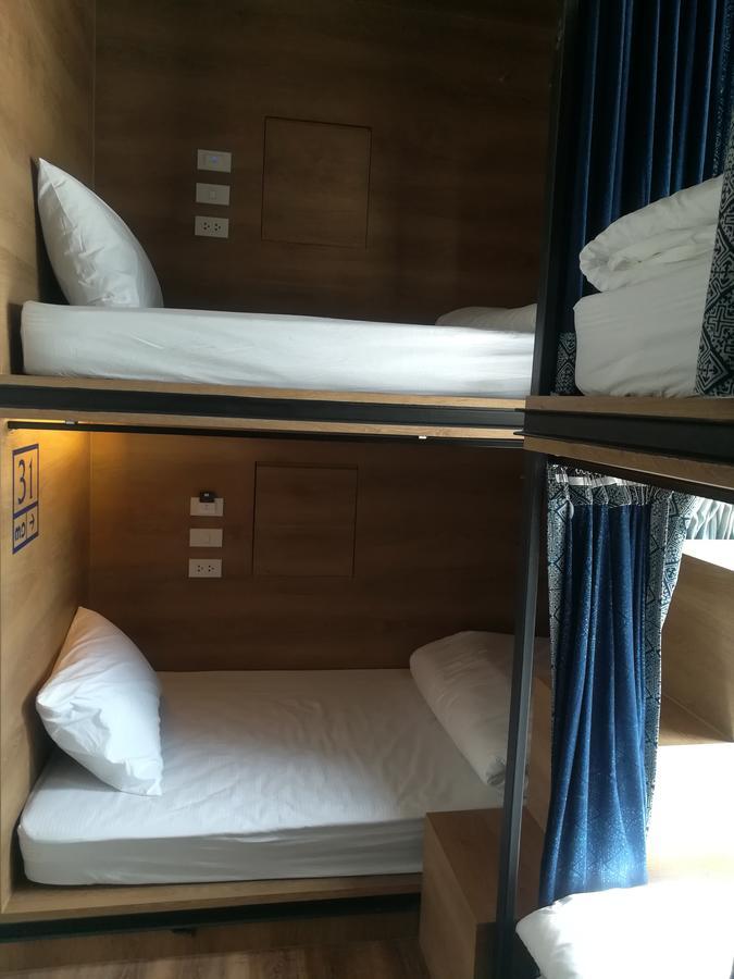 Natee Hostel Банкок Екстериор снимка