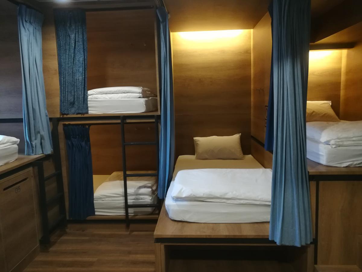 Natee Hostel Банкок Екстериор снимка