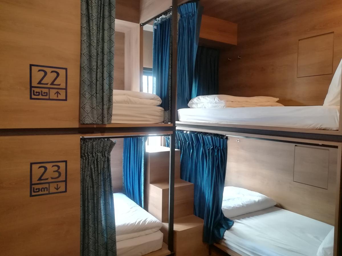 Natee Hostel Банкок Екстериор снимка